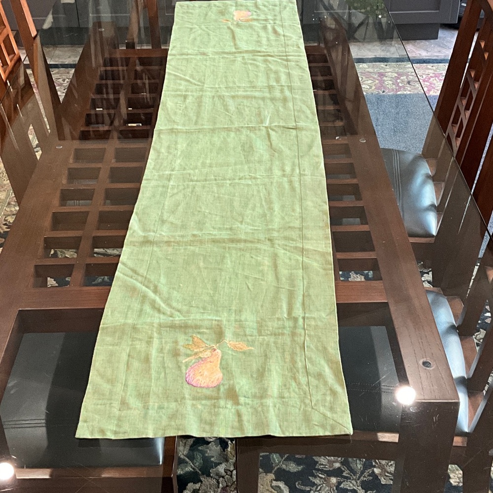 5/20 Green Table Runner with Embroidered Fruit Design